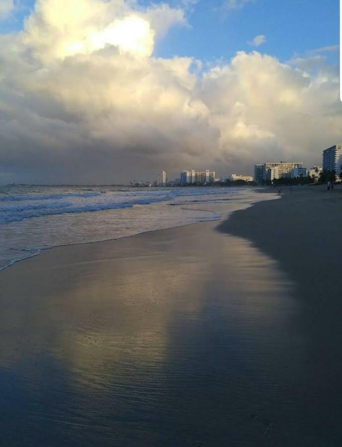 Beach Front Apt 4 At Isla Verde Tower Lägenhet San Juan Exteriör bild